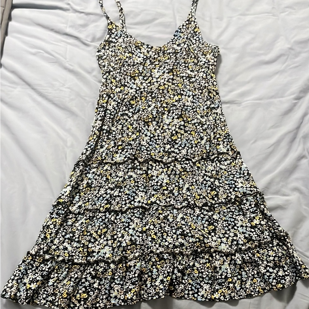 Chic Floral Midi Dress in Black and White